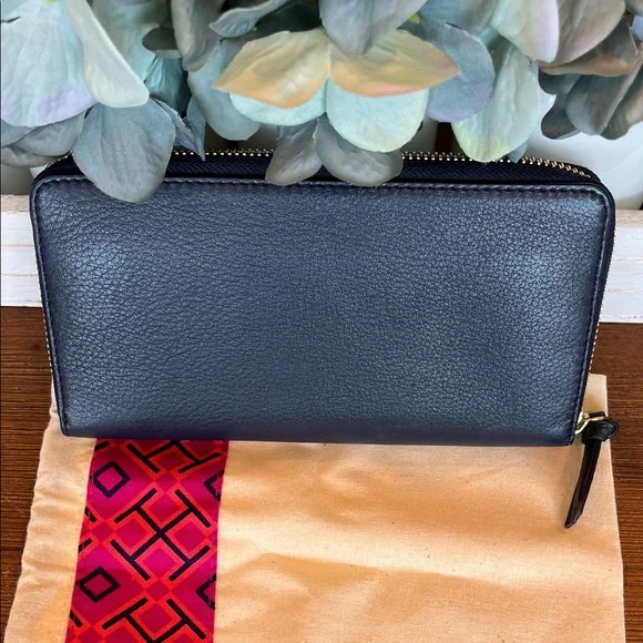 Tory Burch Harper Zip Continental Bluewood Color Leather Wallet Embossed Logo - Picture 6 of 8